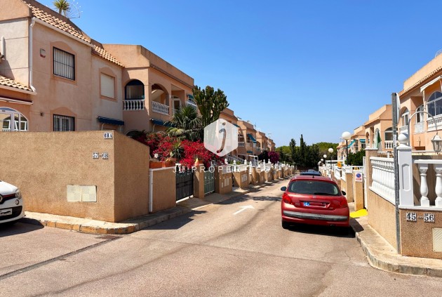 Resale - Bungalow -
Torrevieja - Costa Blanca