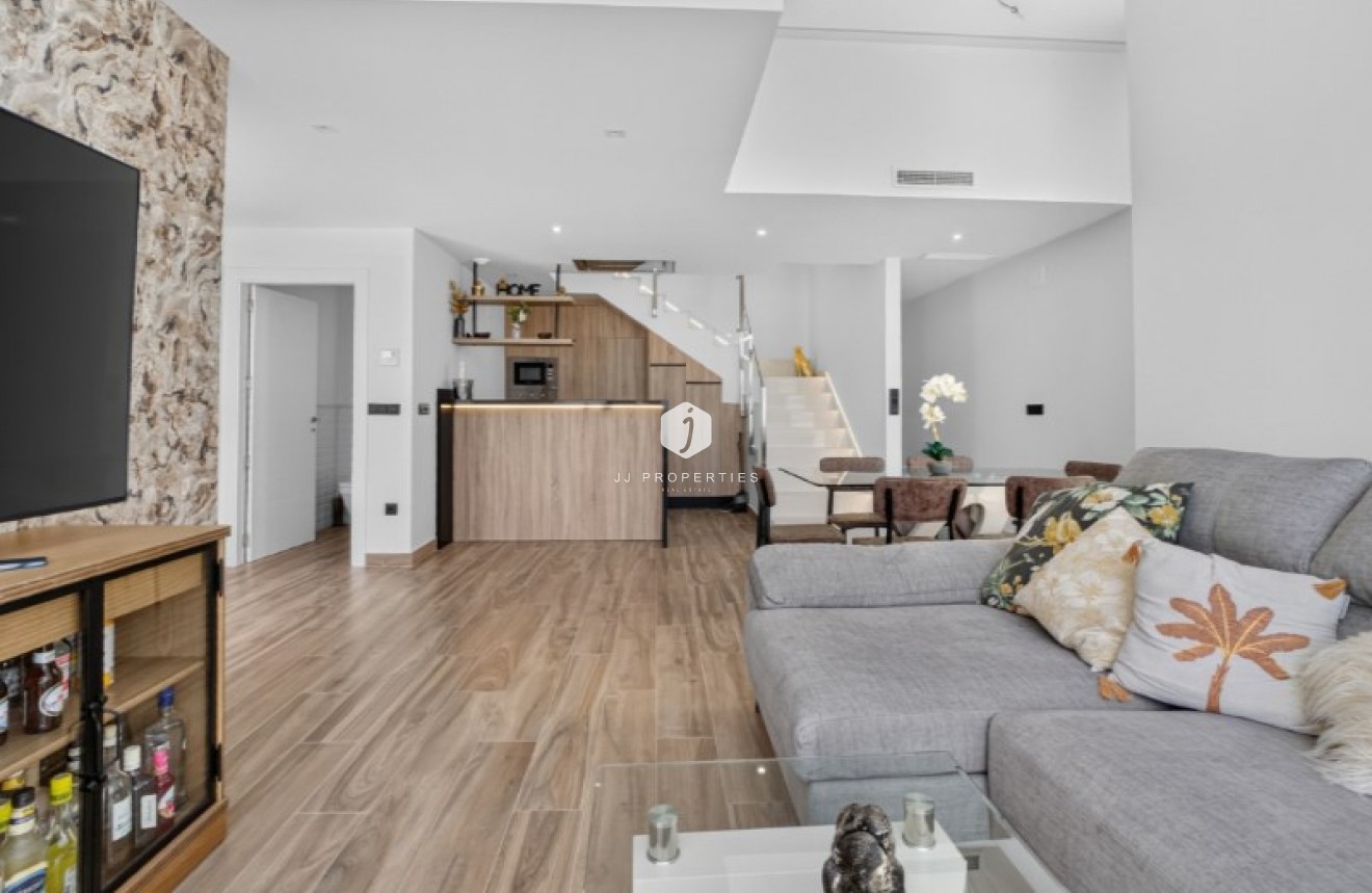 Resale - Villa -
Torrevieja - Costa Blanca