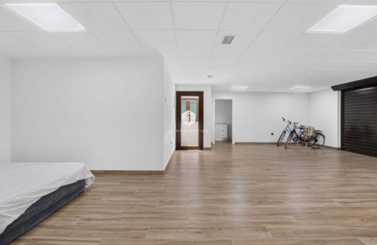Resale - Villa -
Torrevieja - Costa Blanca