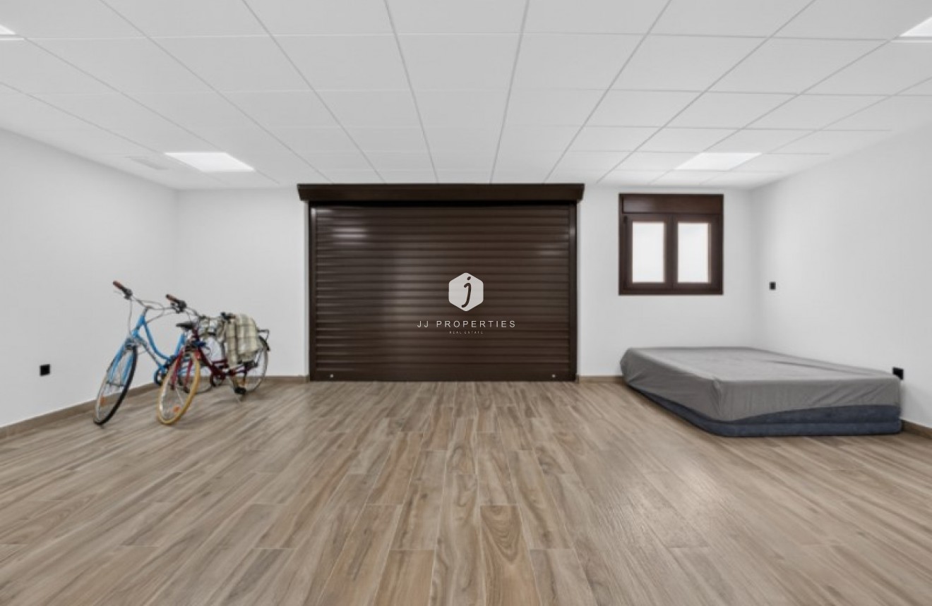 Resale - Villa -
Torrevieja - Costa Blanca