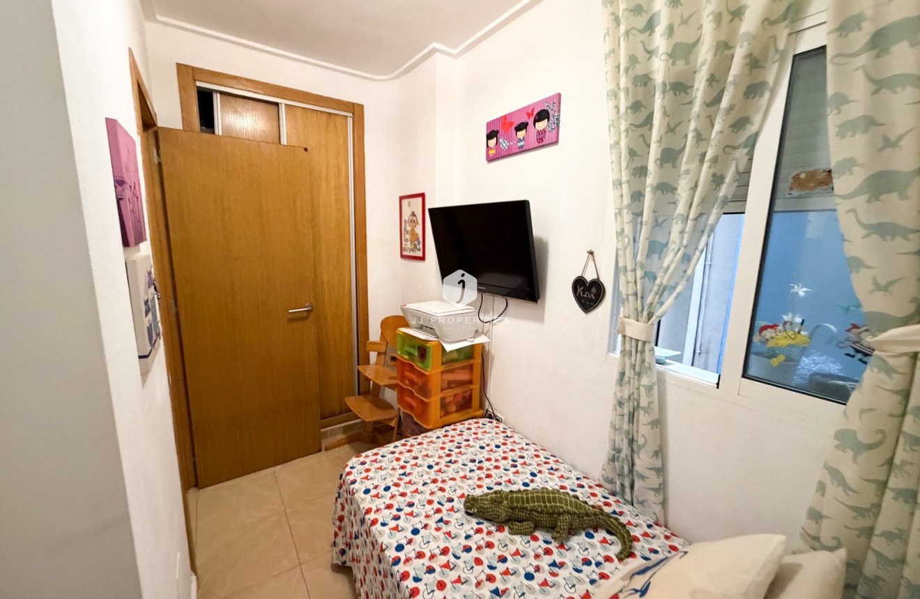 Z drugiej ręki - Mieszkanie w bloku -
Torrevieja - Costa Blanca