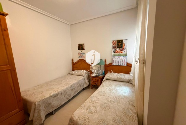 Aus zweiter Hand - Wohnung -
Torrevieja - Estacion de autobuses
