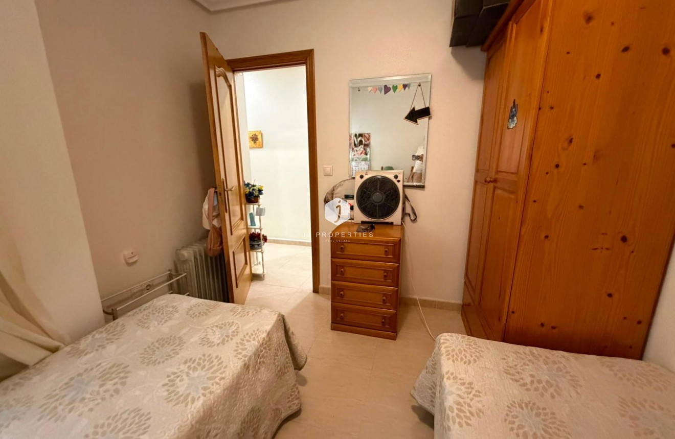 Aus zweiter Hand - Wohnung -
Torrevieja - Estacion de autobuses