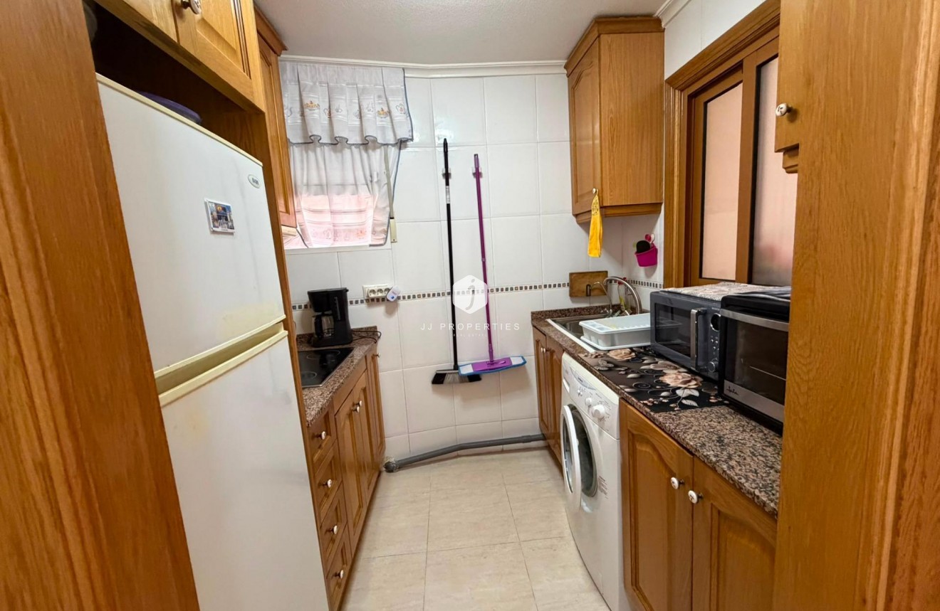 Aus zweiter Hand - Wohnung -
Torrevieja - Estacion de autobuses