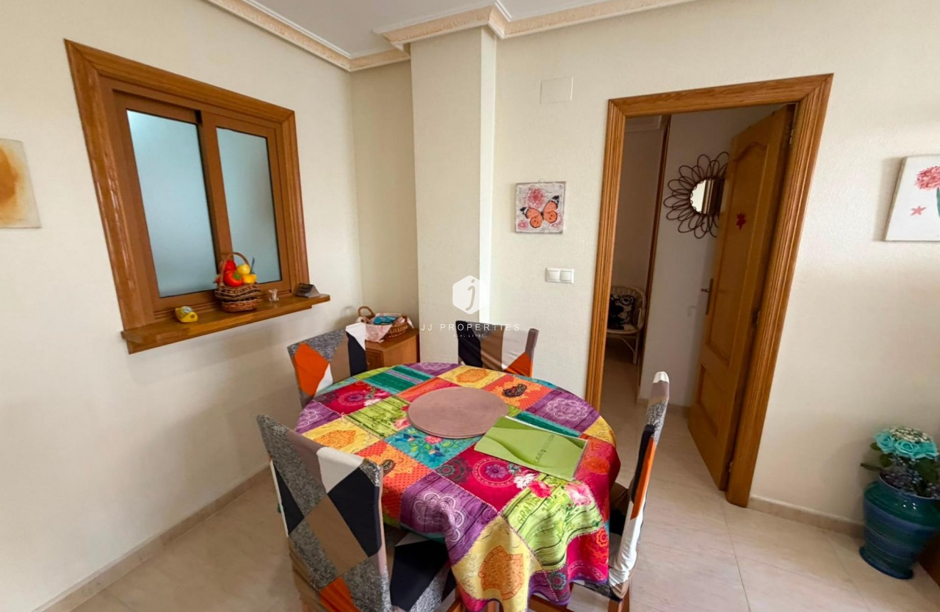 Aus zweiter Hand - Wohnung -
Torrevieja - Estacion de autobuses