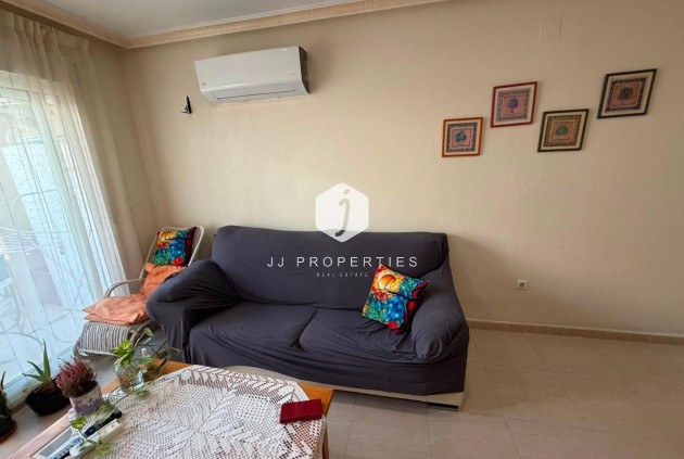 Aus zweiter Hand - Wohnung -
Torrevieja - Estacion de autobuses