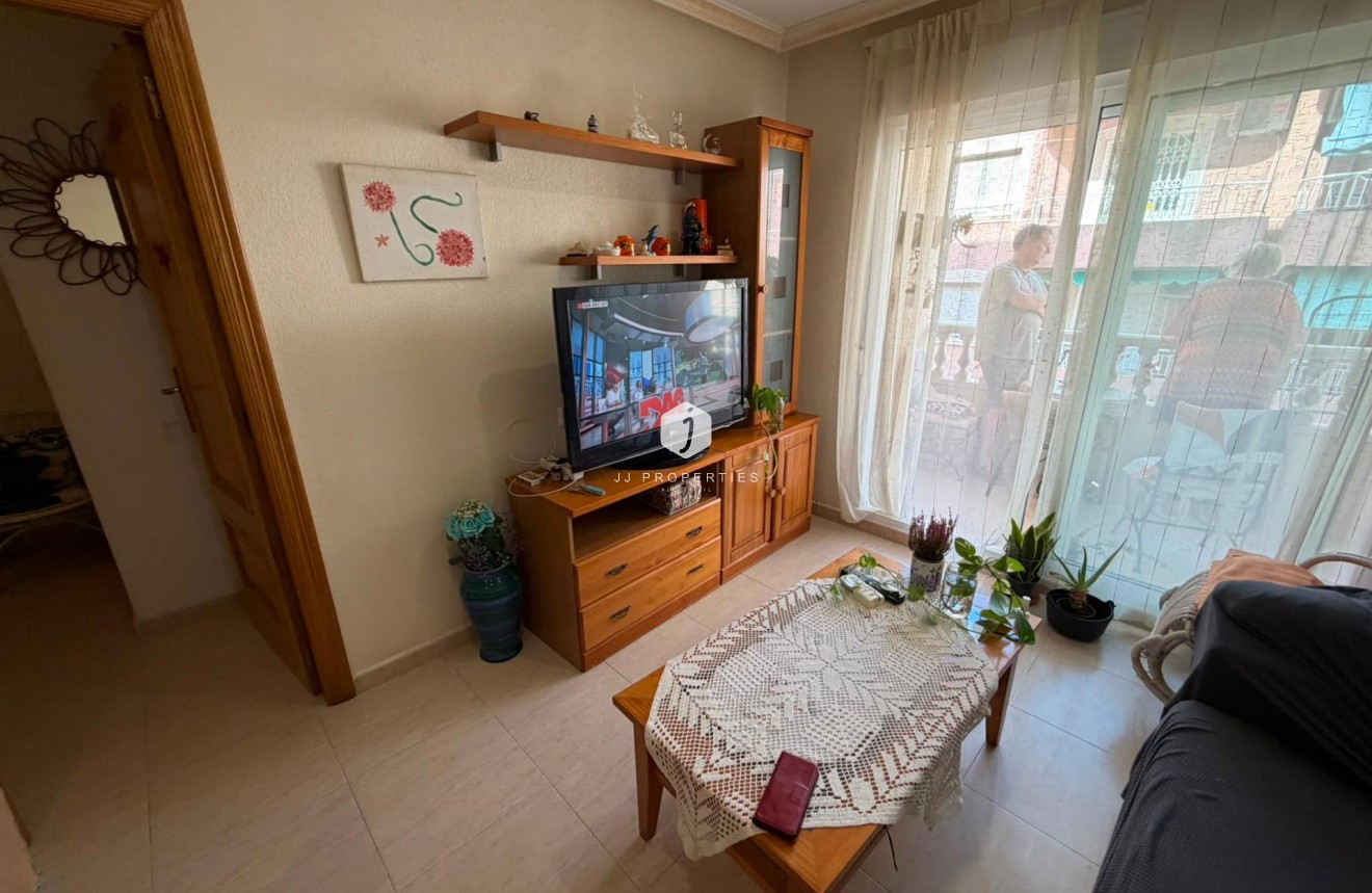 Aus zweiter Hand - Wohnung -
Torrevieja - Estacion de autobuses