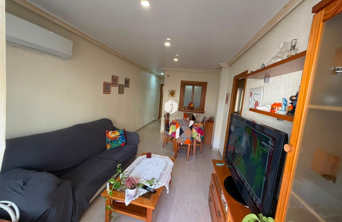 Aus zweiter Hand - Wohnung -
Torrevieja - Estacion de autobuses