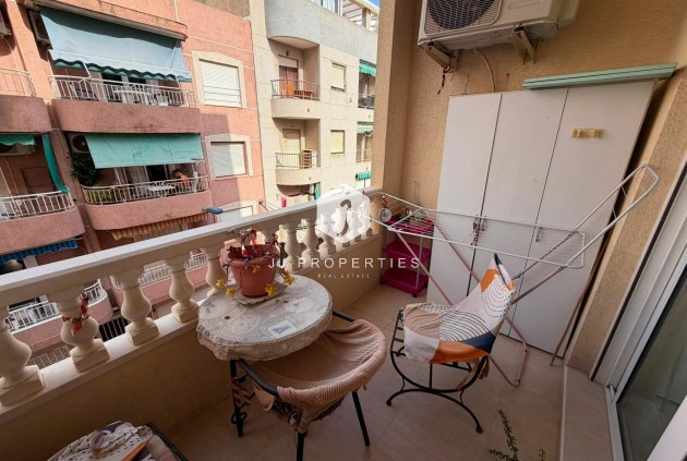 Aus zweiter Hand - Wohnung -
Torrevieja - Estacion de autobuses
