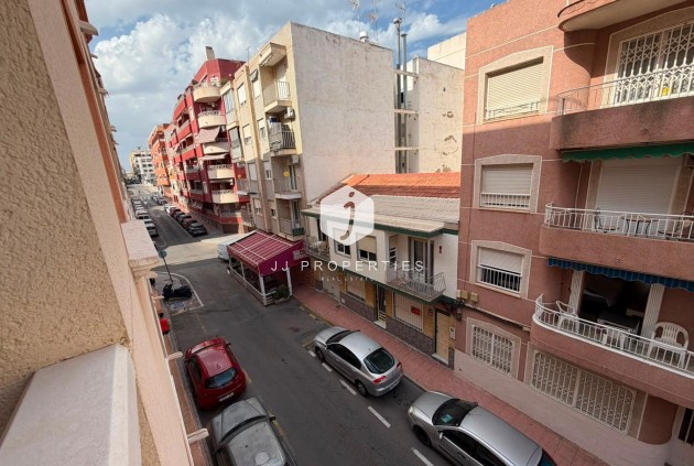 Aus zweiter Hand - Wohnung -
Torrevieja - Estacion de autobuses