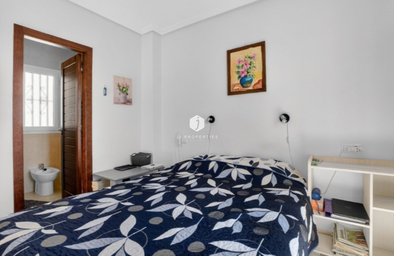 D'occasion - Chalet -
Torrevieja - Costa Blanca