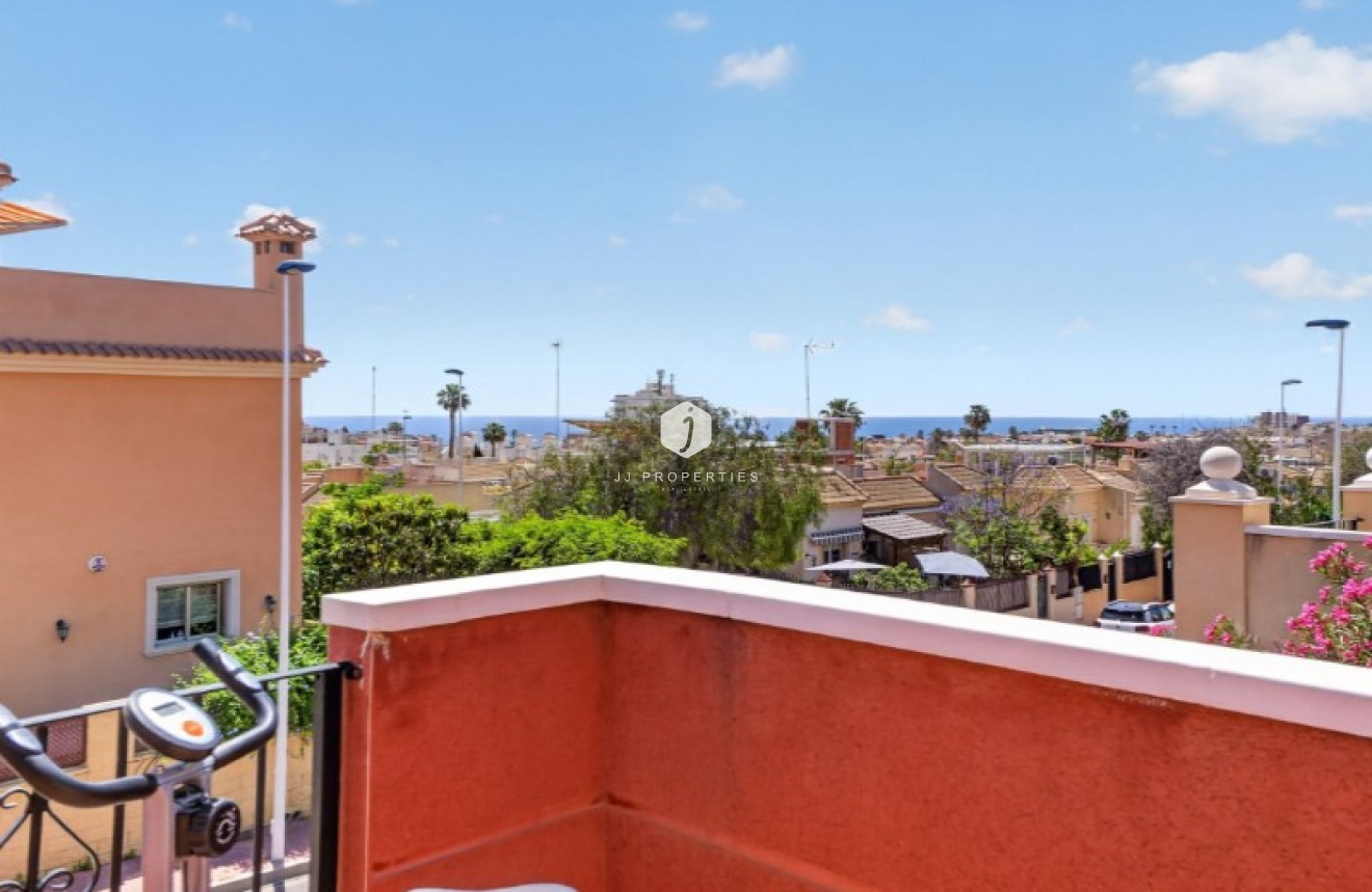 D'occasion - Chalet -
Torrevieja - Costa Blanca