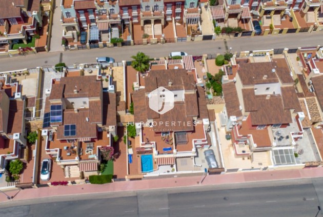 D'occasion - Chalet -
Torrevieja - Costa Blanca