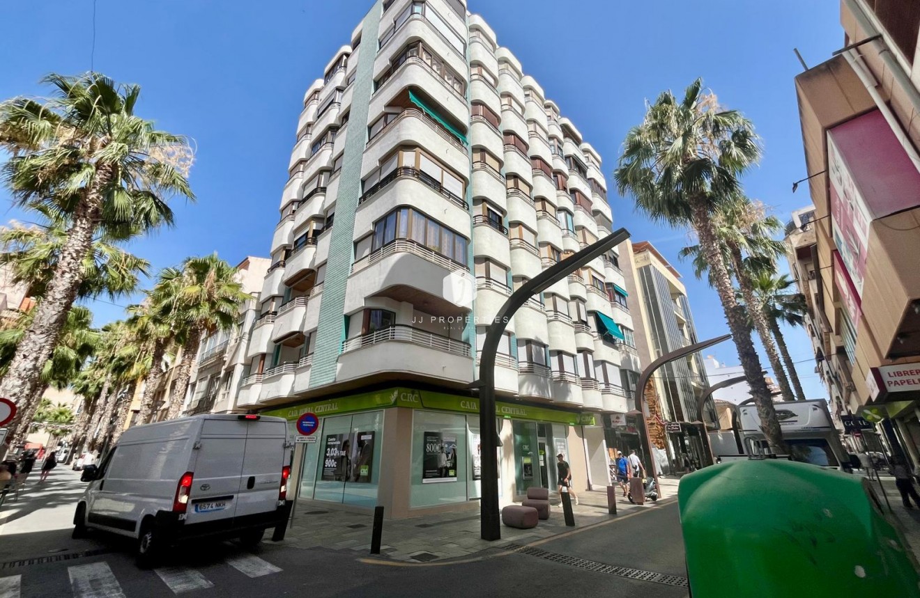 Aus zweiter Hand - Wohnung -
Torrevieja - Centro