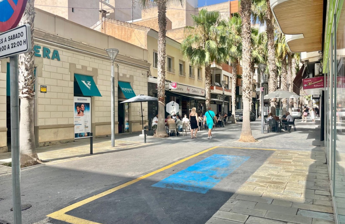 Aus zweiter Hand - Wohnung -
Torrevieja - Centro