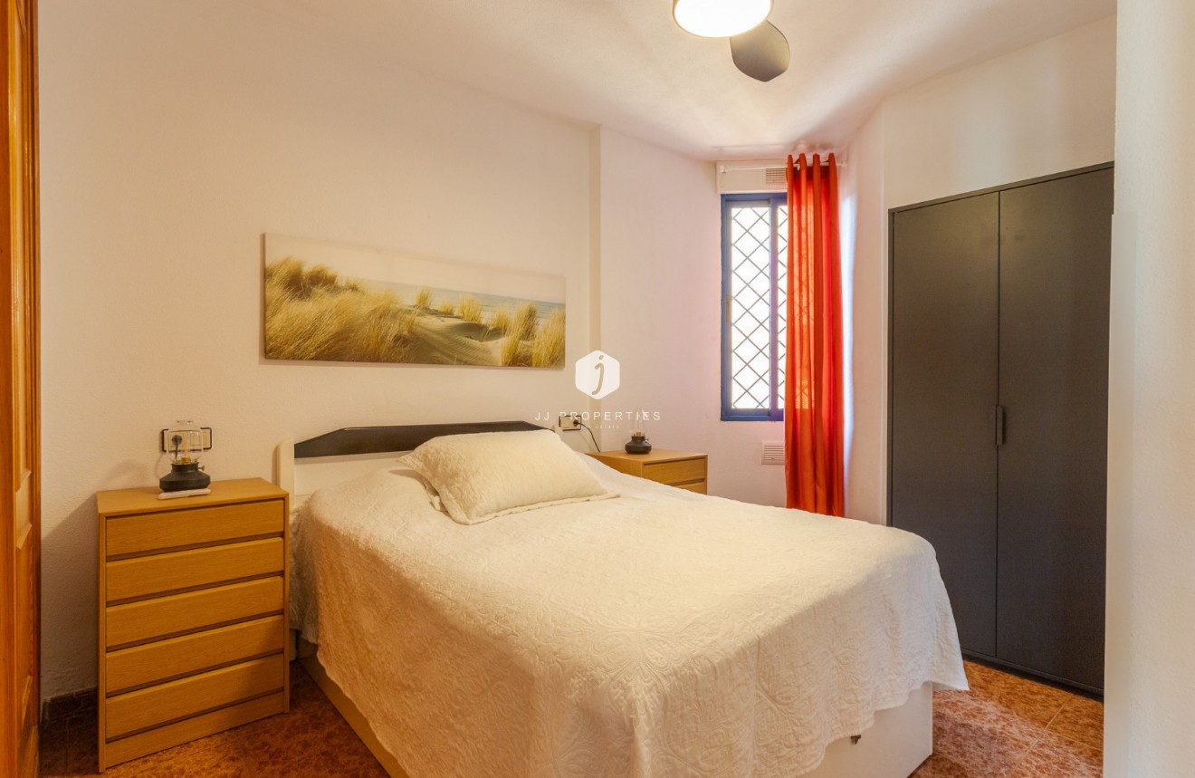 D'occasion - Appartement -
Torrevieja - Costa Blanca
