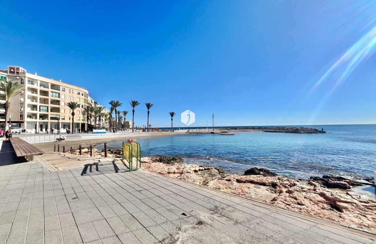 Tweedehands - Appartement / flat -
Torrevieja - Centro