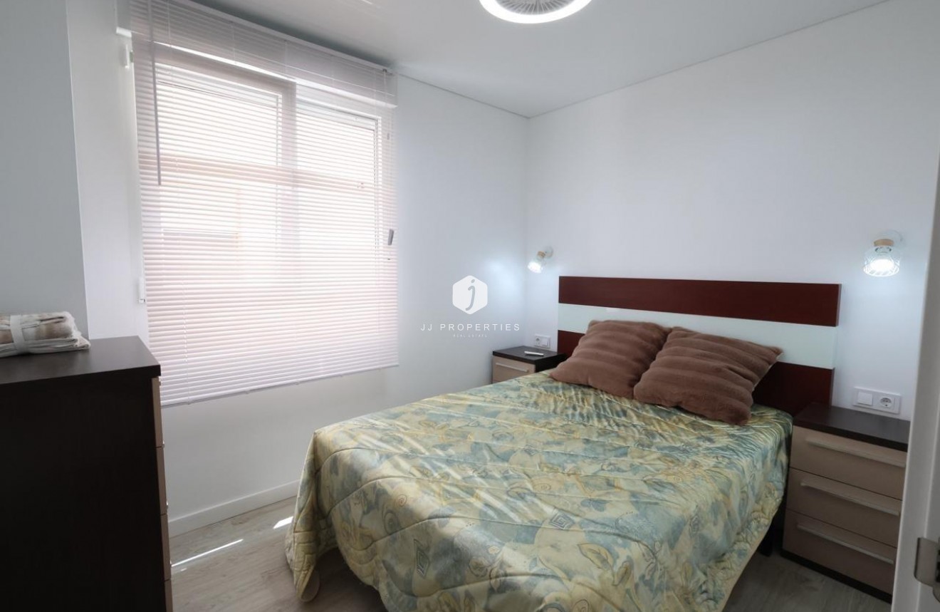 Z drugiej ręki - Mieszkanie w bloku -
Torrevieja - Costa Blanca