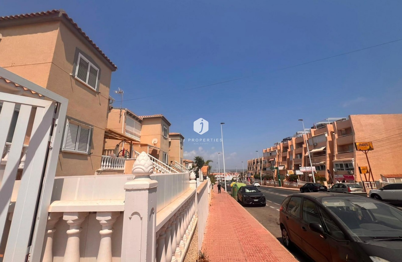 D'occasion - Bungalow -
Torrevieja - Torrejón