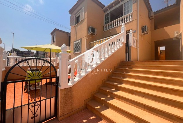 D'occasion - Bungalow -
Torrevieja - Torrejón