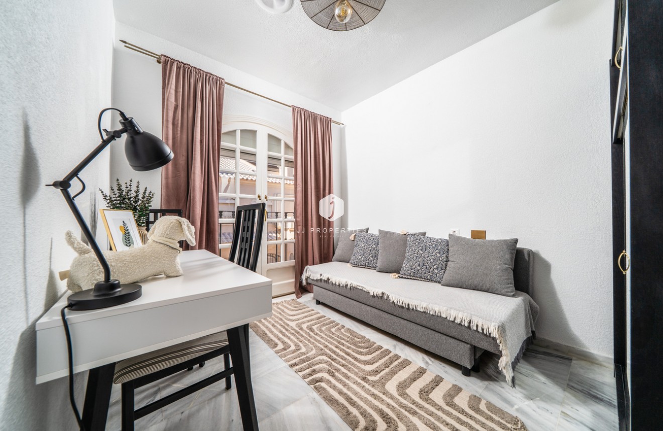 Aus zweiter Hand - Wohnung -
Torrevieja - aguas nuevas