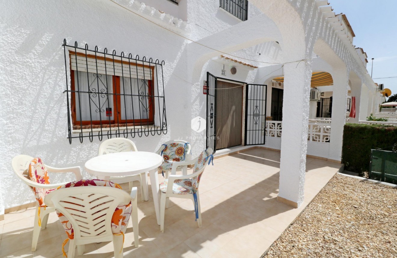 D'occasion - Bungalow -
Torrevieja - El Acequión - Los Náufragos