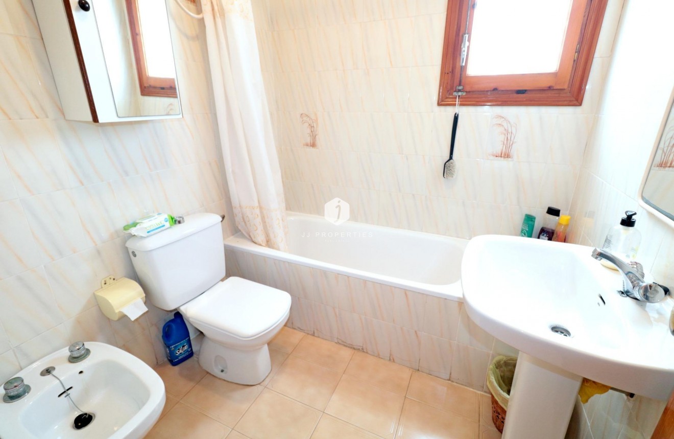 D'occasion - Bungalow -
Torrevieja - El Acequión - Los Náufragos