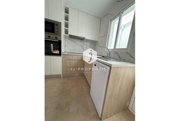 Resale - Bungalow -
Torrevieja - La Siesta - El Salado - Torreta