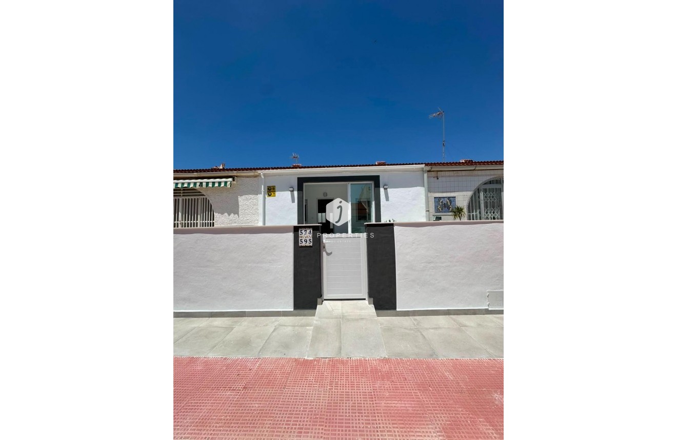 Resale - Bungalow -
Torrevieja - La Siesta - El Salado - Torreta