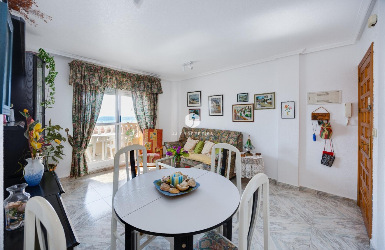 Z drugiej ręki - Mieszkanie w bloku -
Torrevieja - Costa Blanca