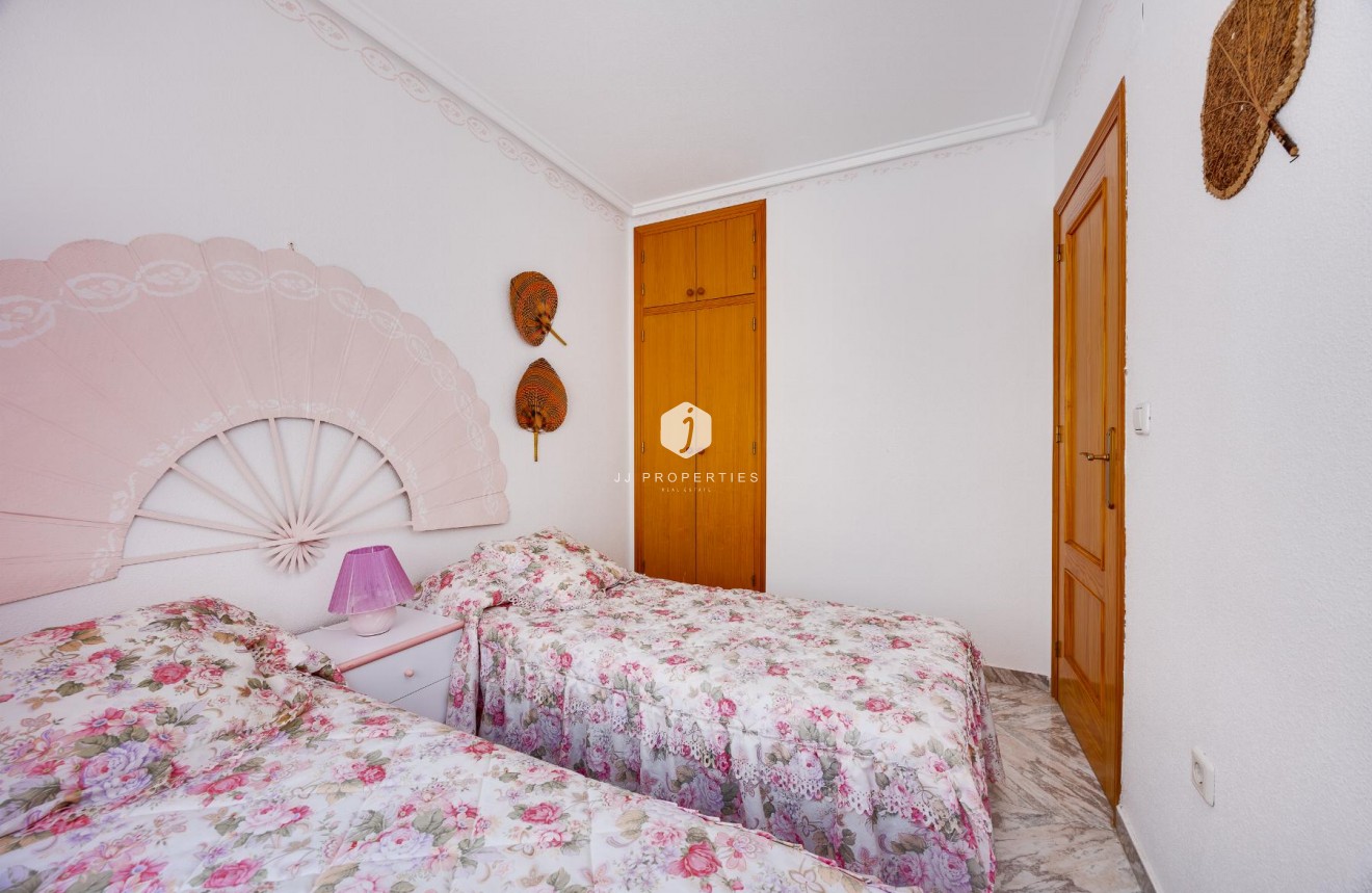 Z drugiej ręki - Mieszkanie w bloku -
Torrevieja - Costa Blanca