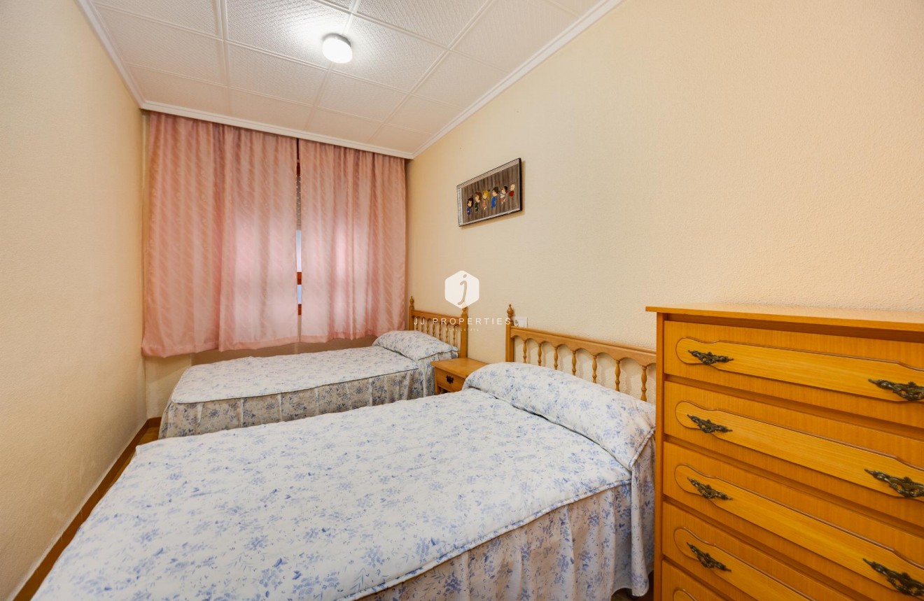 Z drugiej ręki - Mieszkanie w bloku -
Torrevieja - Costa Blanca