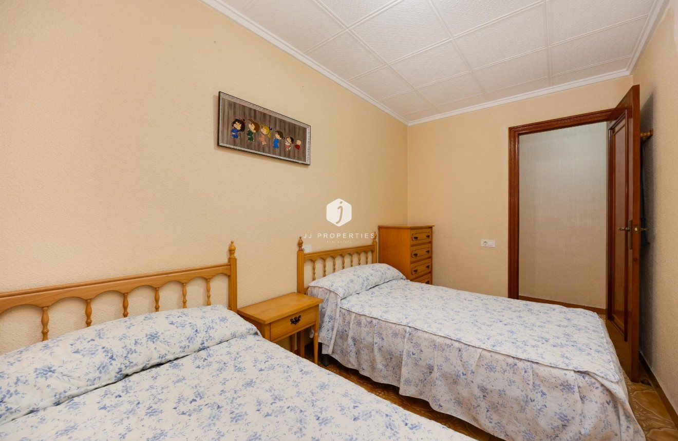 Z drugiej ręki - Mieszkanie w bloku -
Torrevieja - Costa Blanca