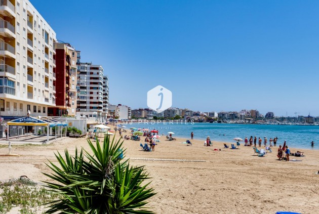 Z drugiej ręki - Mieszkanie w bloku -
Torrevieja - Costa Blanca