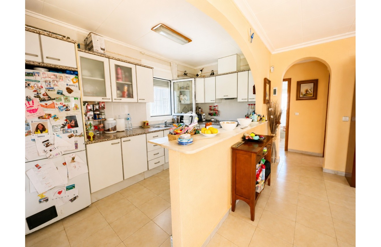 D'occasion - Villa -
Torrevieja - Costa Blanca