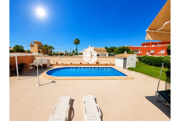 D'occasion - Villa -
Torrevieja - Costa Blanca