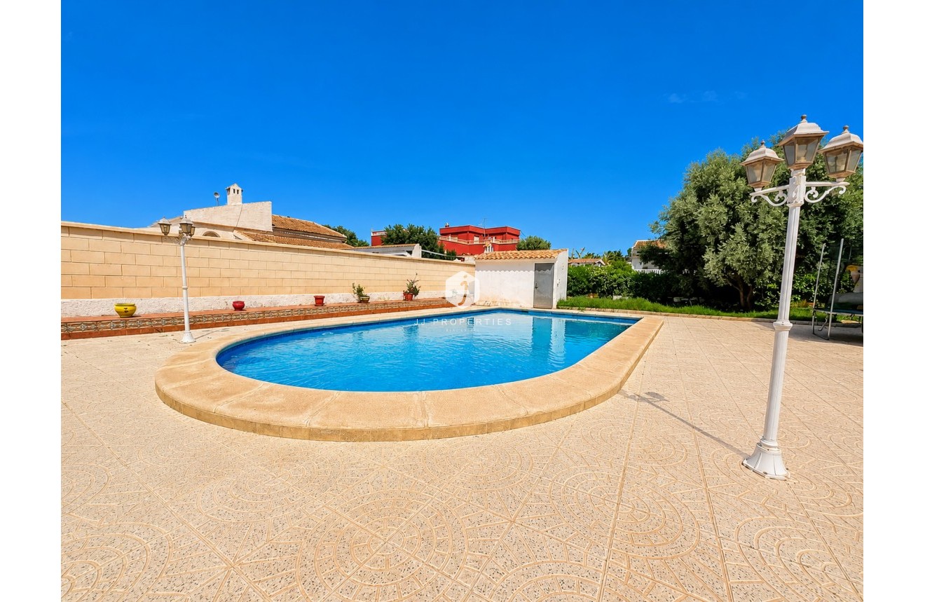 D'occasion - Villa -
Torrevieja - Costa Blanca