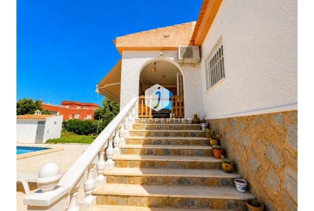 D'occasion - Villa -
Torrevieja - Costa Blanca