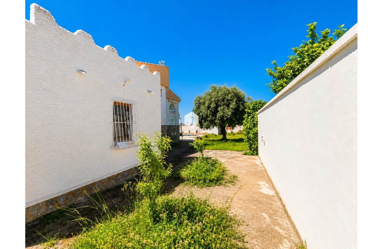 D'occasion - Villa -
Torrevieja - Costa Blanca