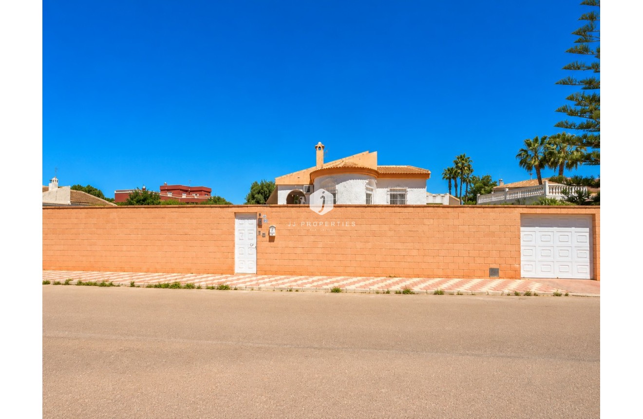 D'occasion - Villa -
Torrevieja - Costa Blanca