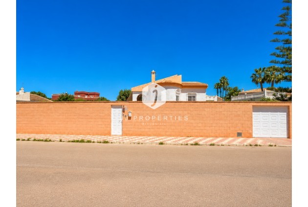 D'occasion - Villa -
Torrevieja - Costa Blanca