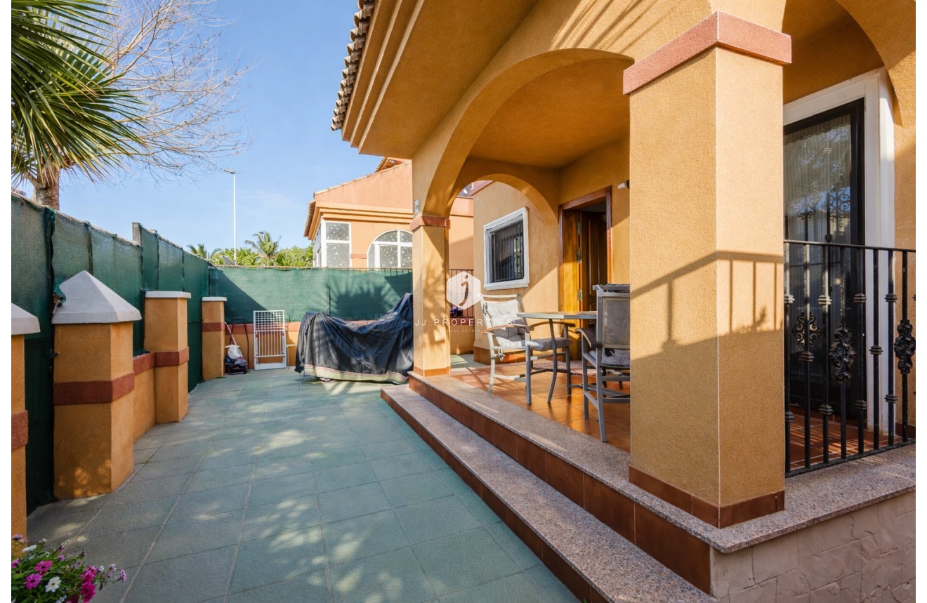 Tweedehands - Villa -
Torrevieja - Costa Blanca