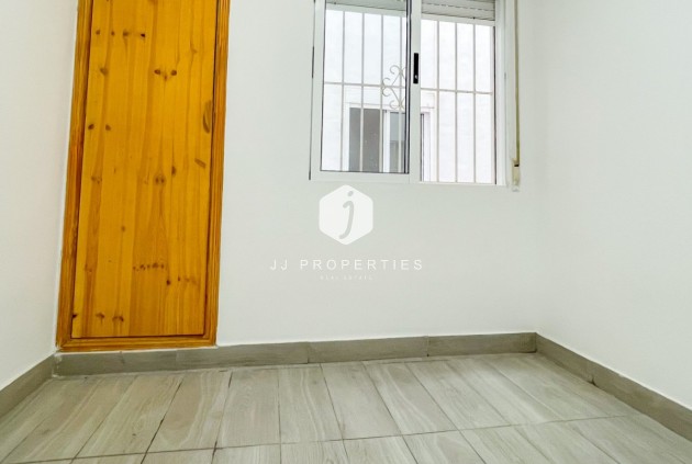 D'occasion - Appartement -
Torrevieja - Costa Blanca