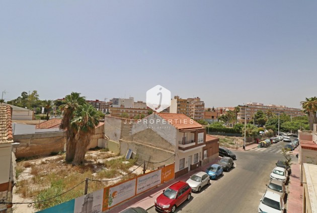 D'occasion - Appartement -
Torrevieja - Acequion