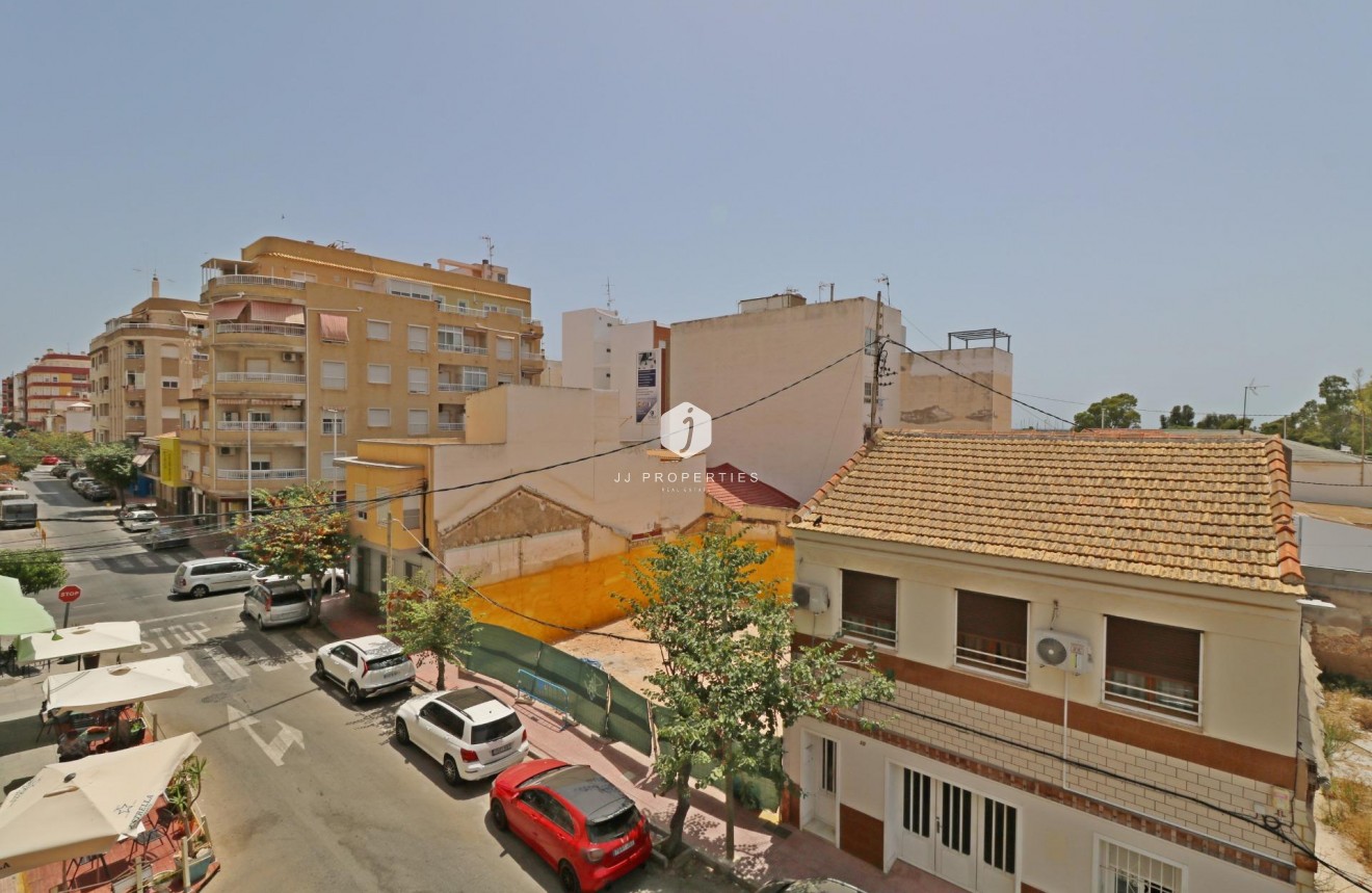 D'occasion - Appartement -
Torrevieja - Acequion