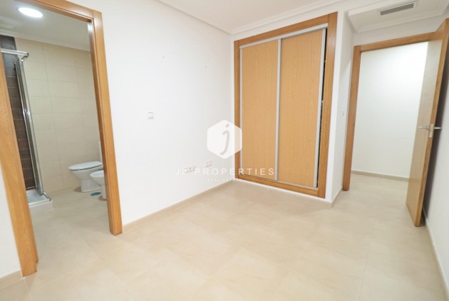 D'occasion - Appartement -
Torrevieja - Acequion