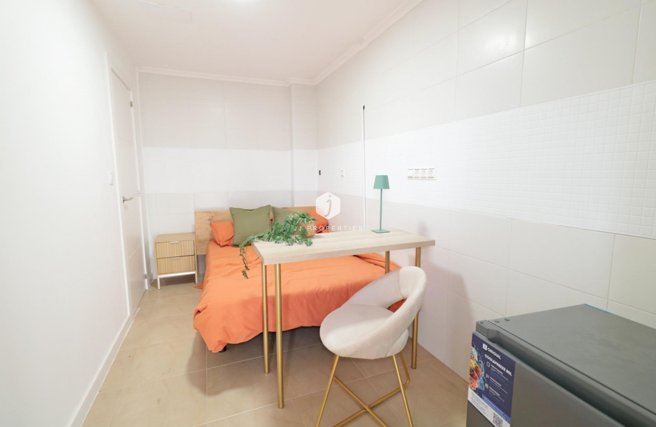 D'occasion - Appartement -
Torrevieja - Acequion