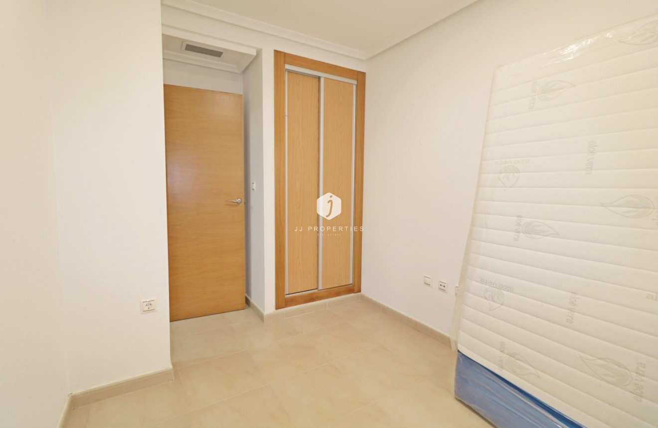 D'occasion - Appartement -
Torrevieja - Acequion