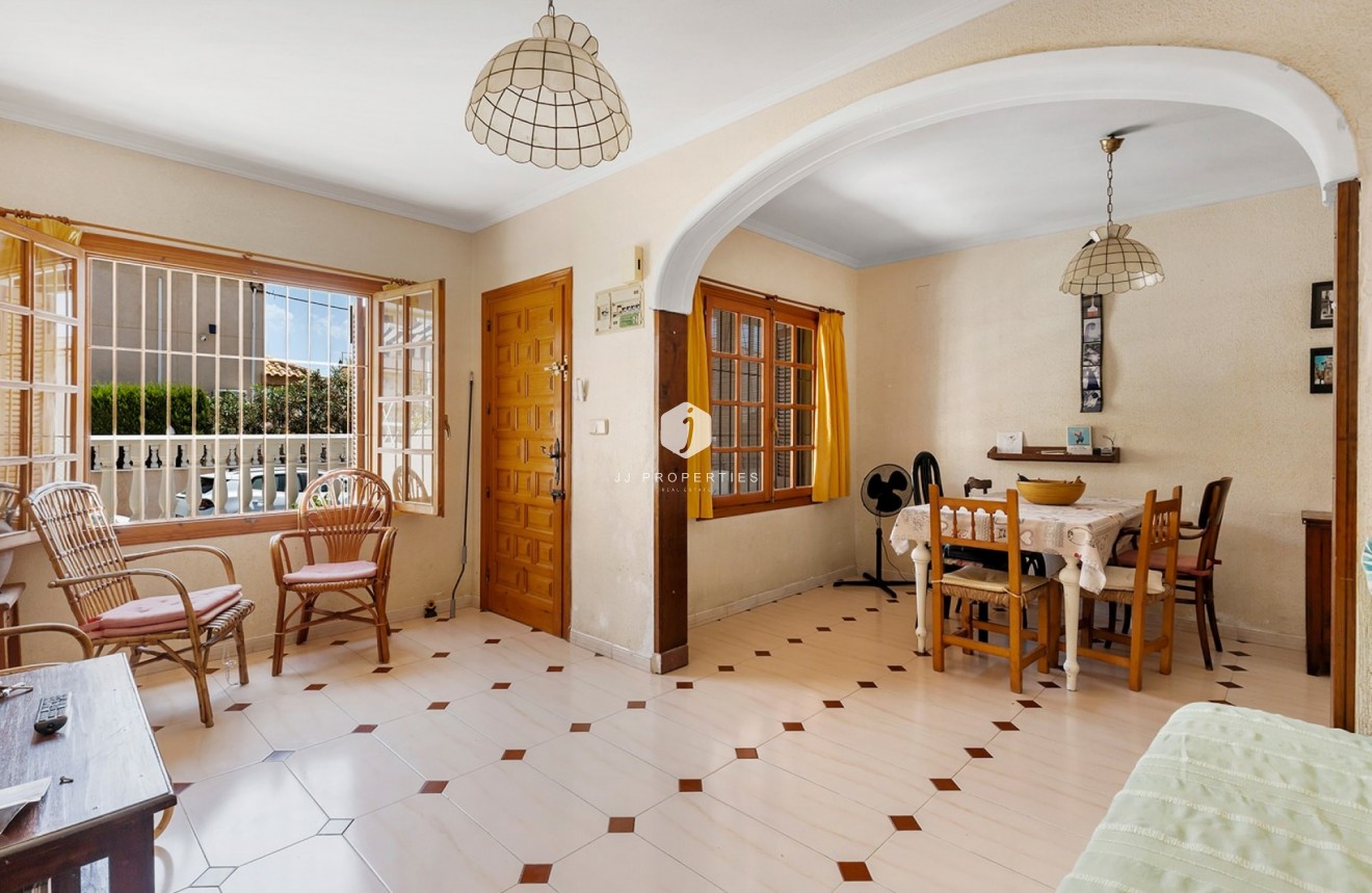 Resale - Chalet -
La Mata - Costa Blanca