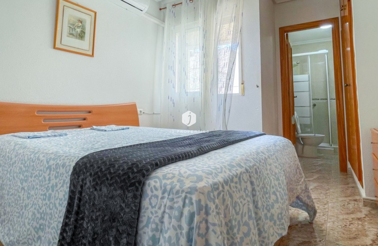 Resale - Apartment / flat -
Torrevieja - Costa Blanca